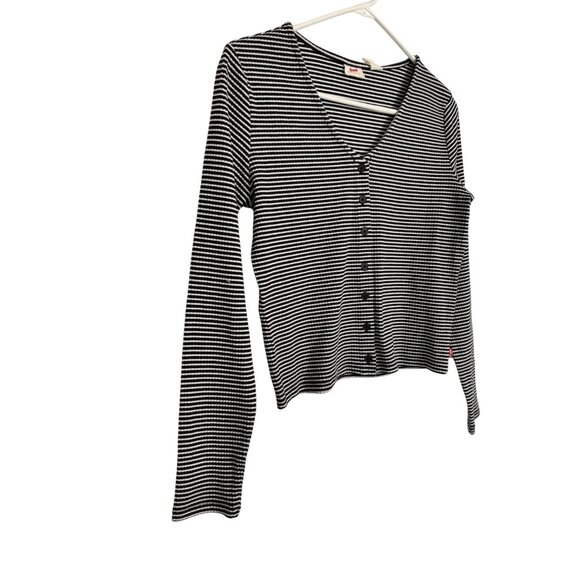 Levi Striped Button Up Slim Fit Size Medium Top NWT $35 V Neck Stretch Cropped - Picture 3 of 6